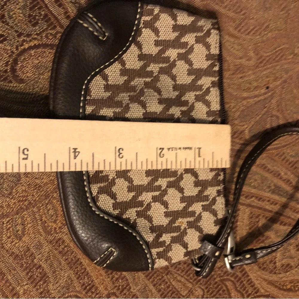 New York & Company compact wristlet